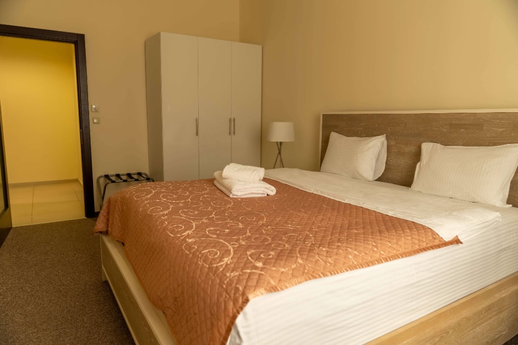 Asyr Hotel Qabanbay — кровать
