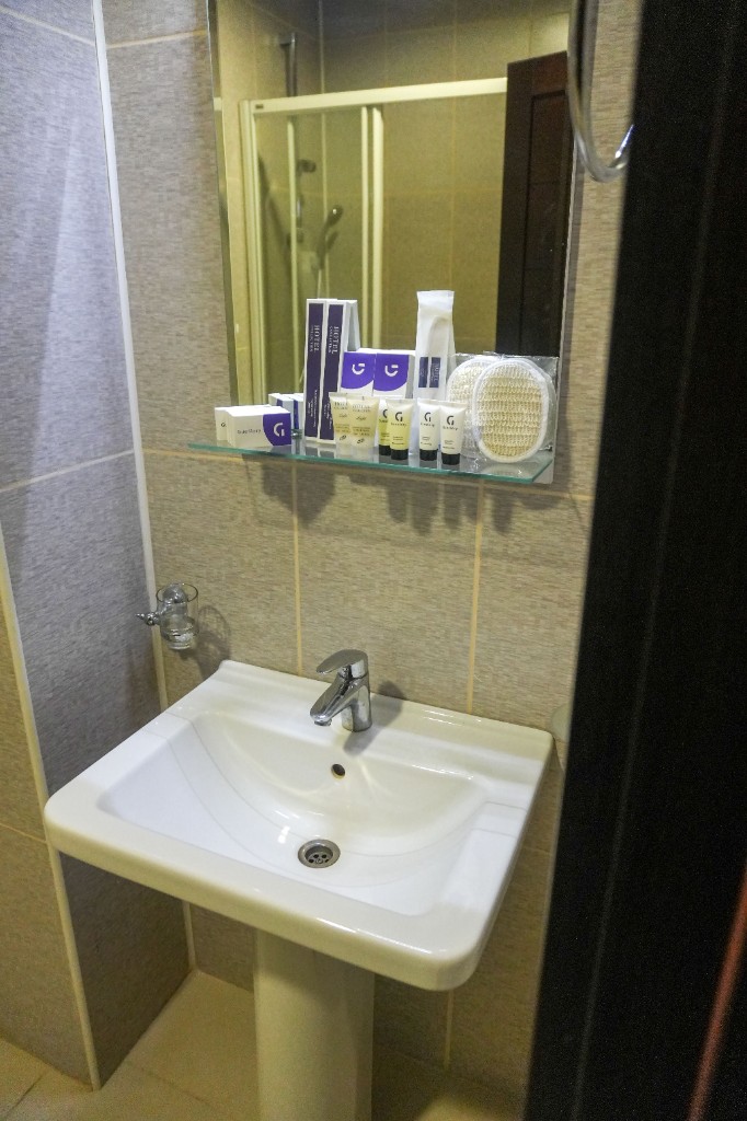 Asyr Hotel Qabanbay — умывальник